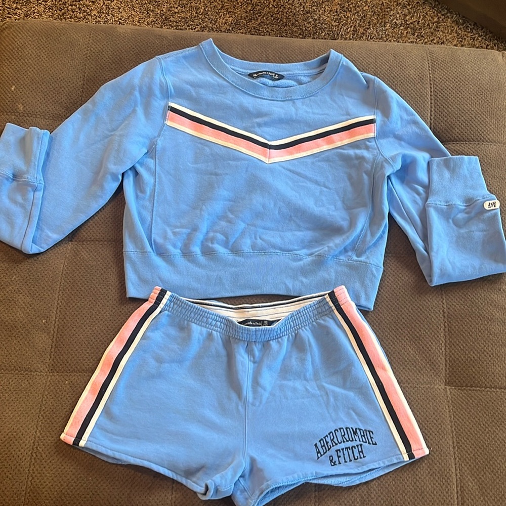 Abercrombie & Fitch sweatshirt and short set.